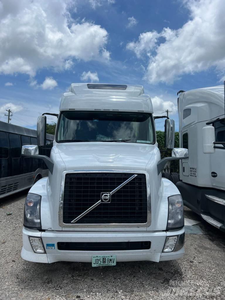 Volvo VNL 780 Sattelzugmaschinen