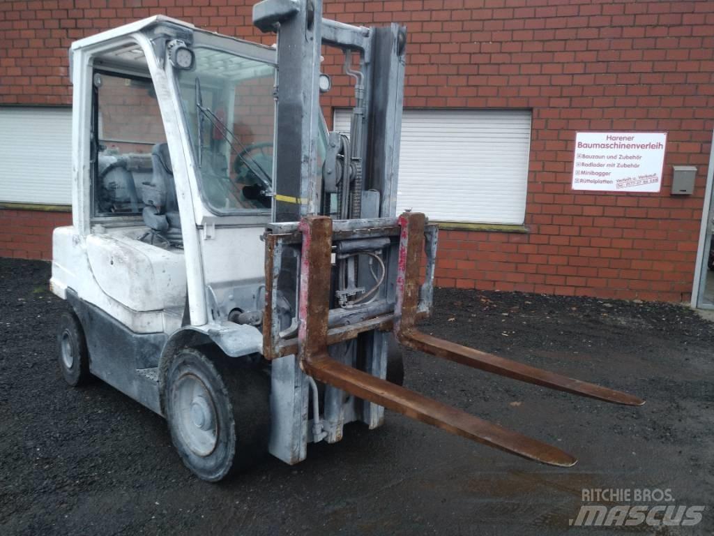 Hyster H 3.00 FT Gas Stapler