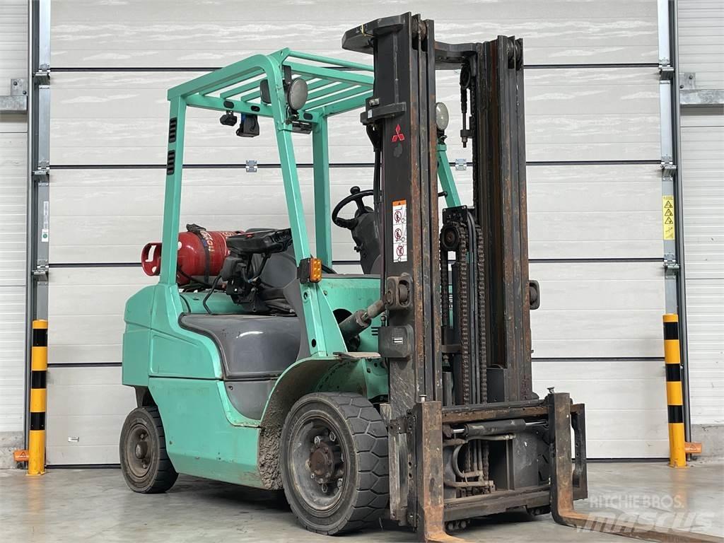 Mitsubishi FG25T Gas Stapler