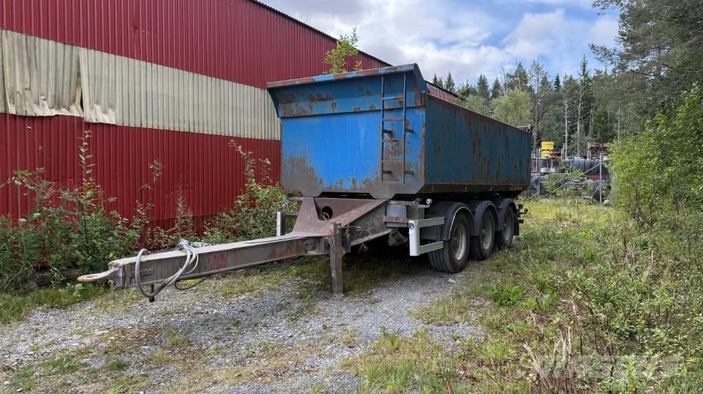 M & V Trippelkärra Kipper