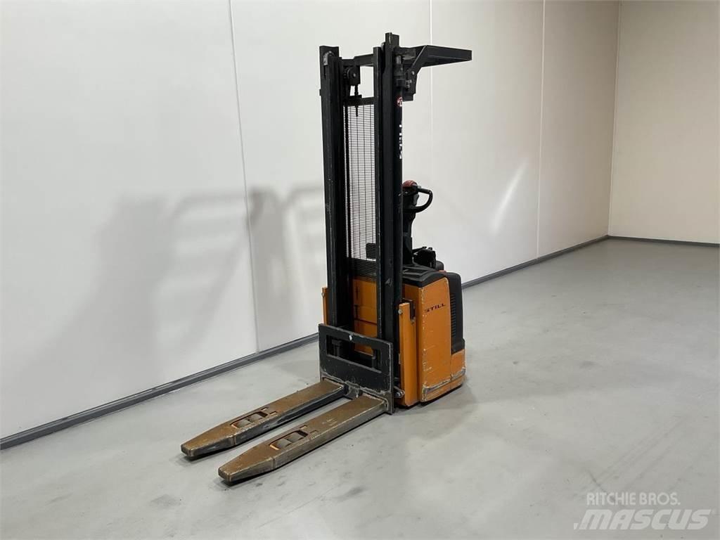 Still EFGV S14 Selbstfahrstapler