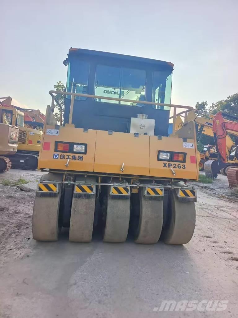XCMG XP 263 Gummiradwalzen