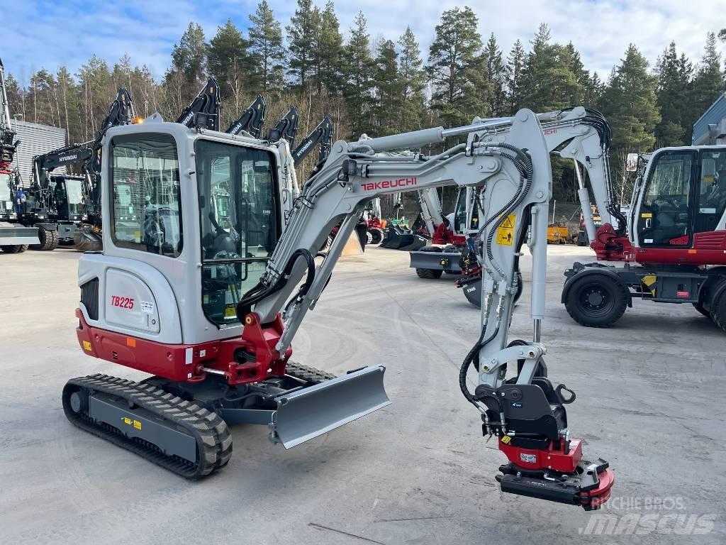 Takeuchi TB 225 Minibagger < 7t