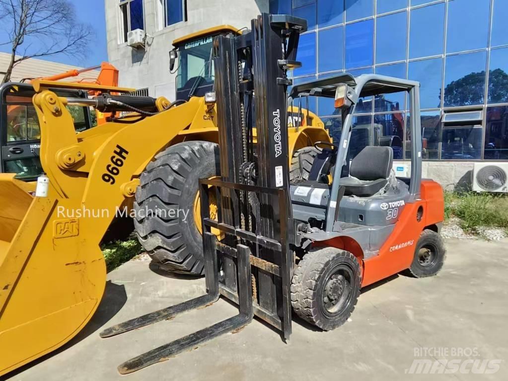 Toyota 8 FD 30 Diesel Stapler