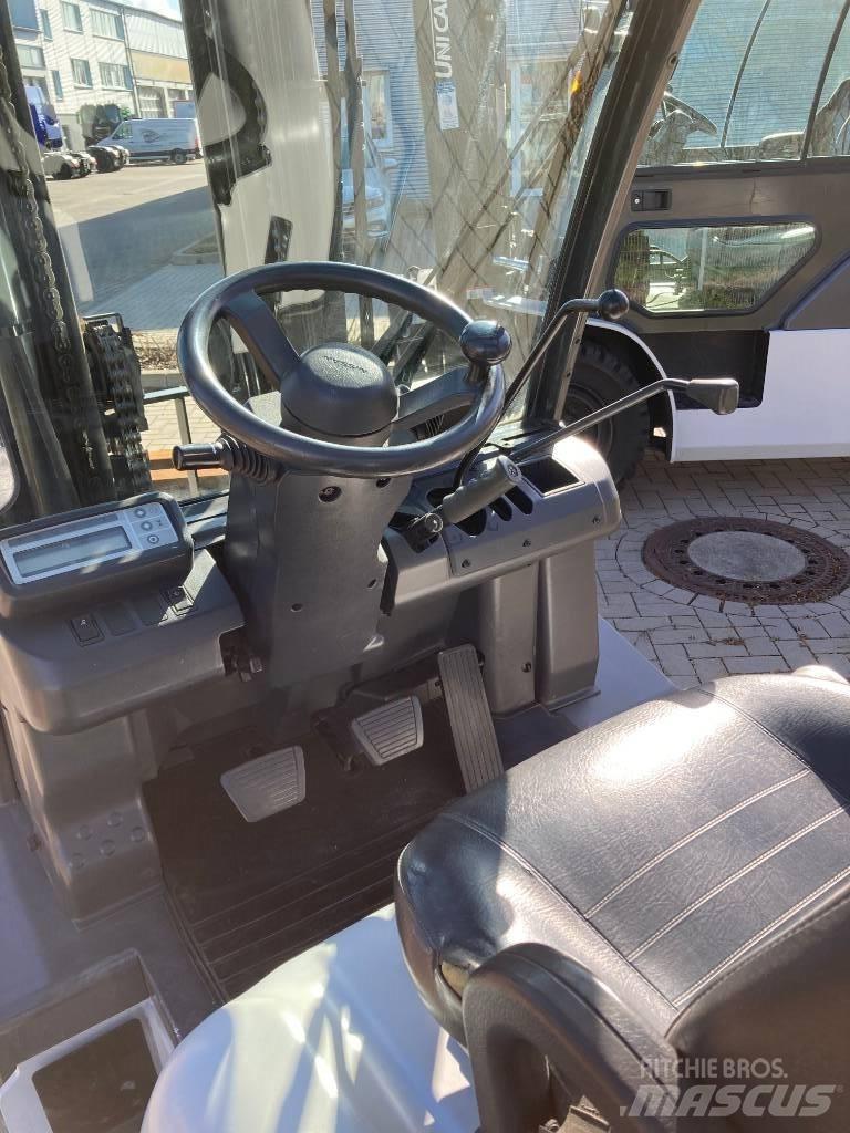 Nissan YG1D2A32Q Diesel Stapler