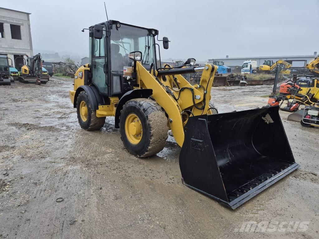 CAT 906M Radlader