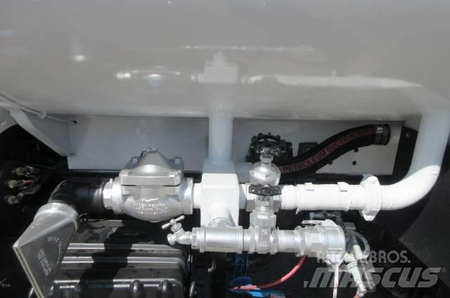Ford F750 Wassertanker