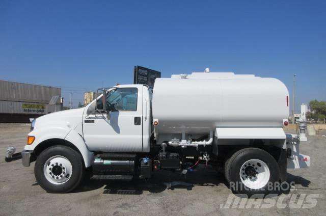 Ford F750 Wassertanker