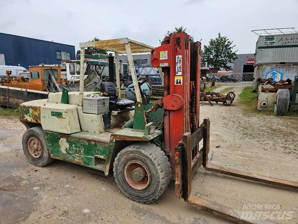 Clark DPH 70 Diesel Stapler