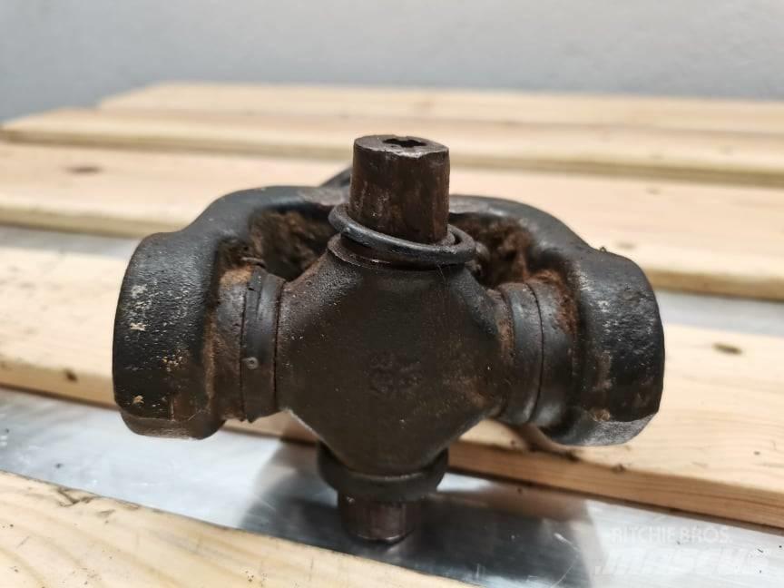 CAT TH 62 {gear shaft} LKW-Achsen