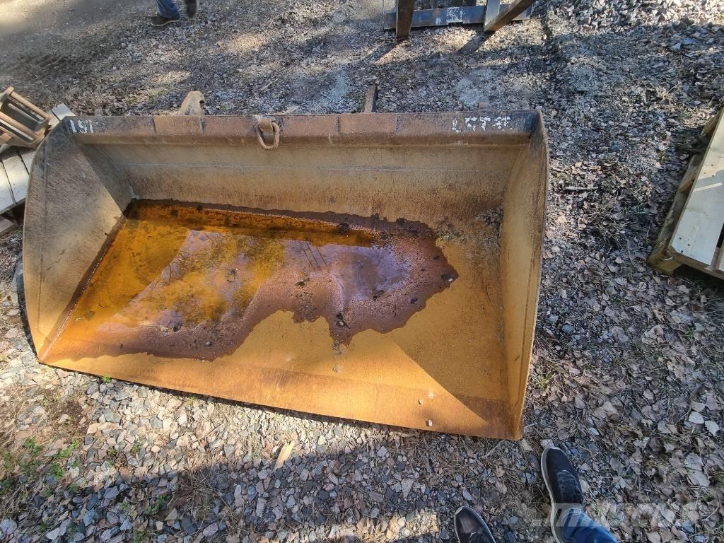 CAT 908M -2015 Radlader