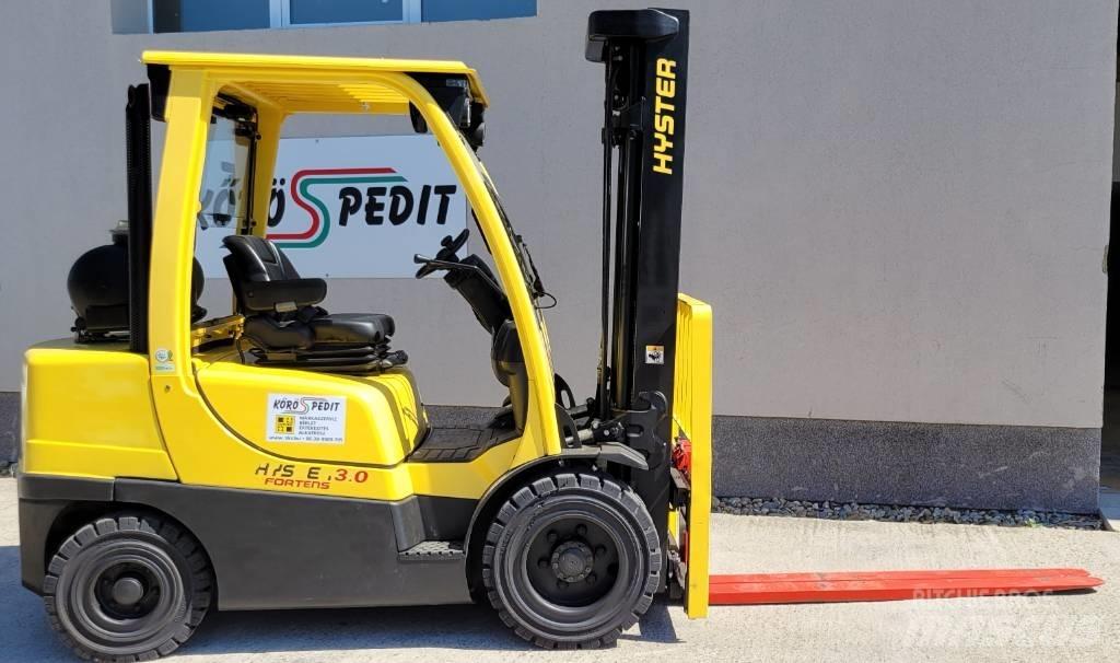 Hyster H 3.00 FT Gas Stapler