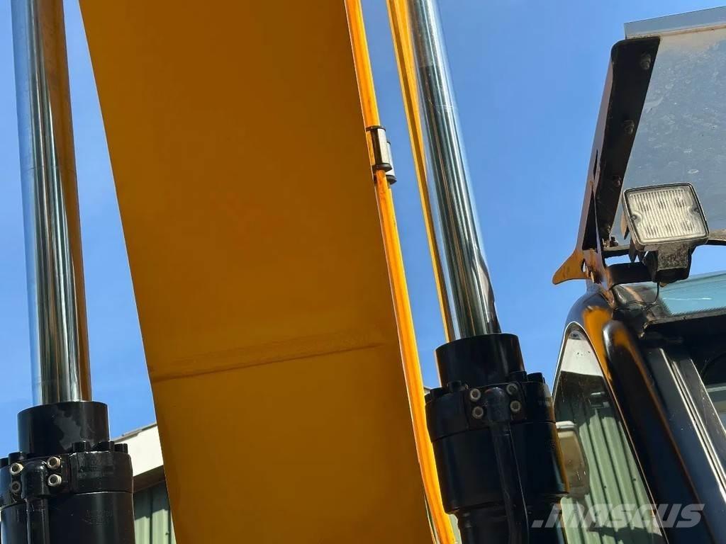 JCB JS220LC plus Raupenbagger