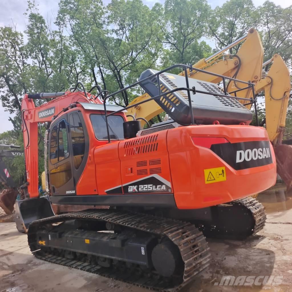 Doosan DX 225 LC Raupenbagger