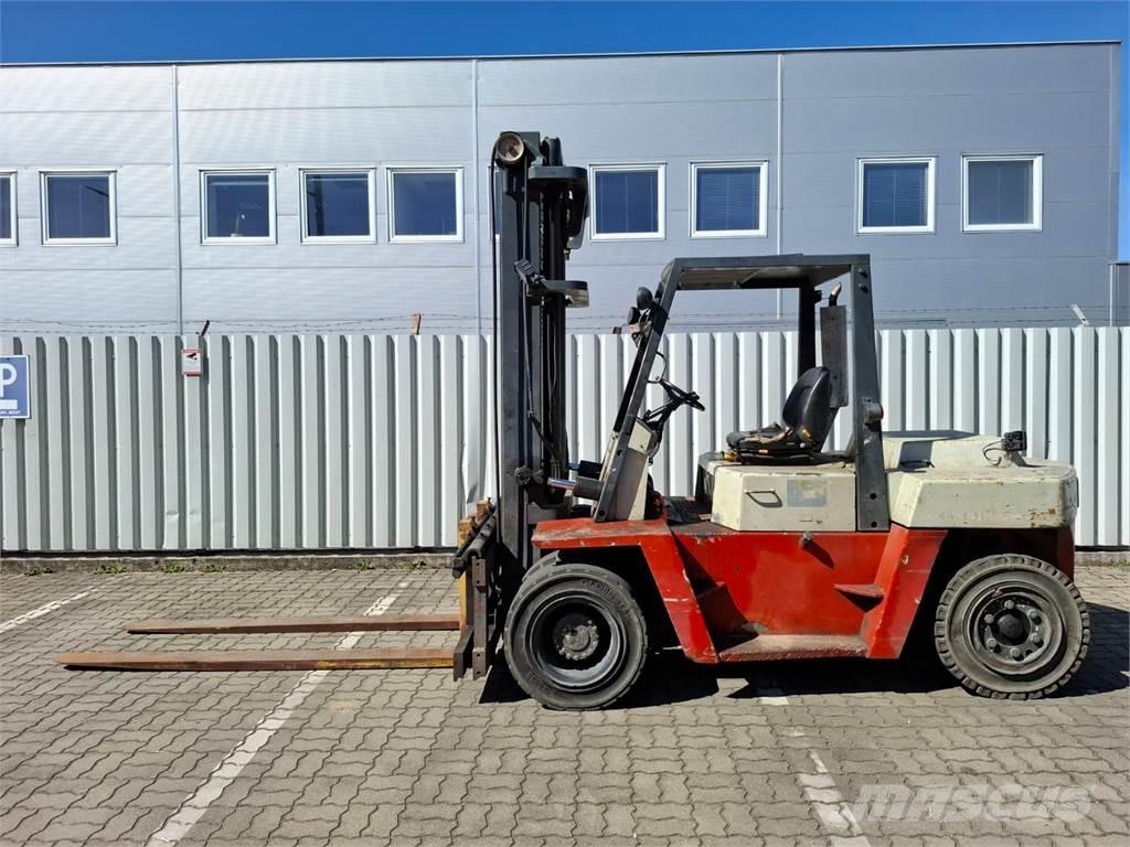 Nissan DF05A60U Diesel Stapler