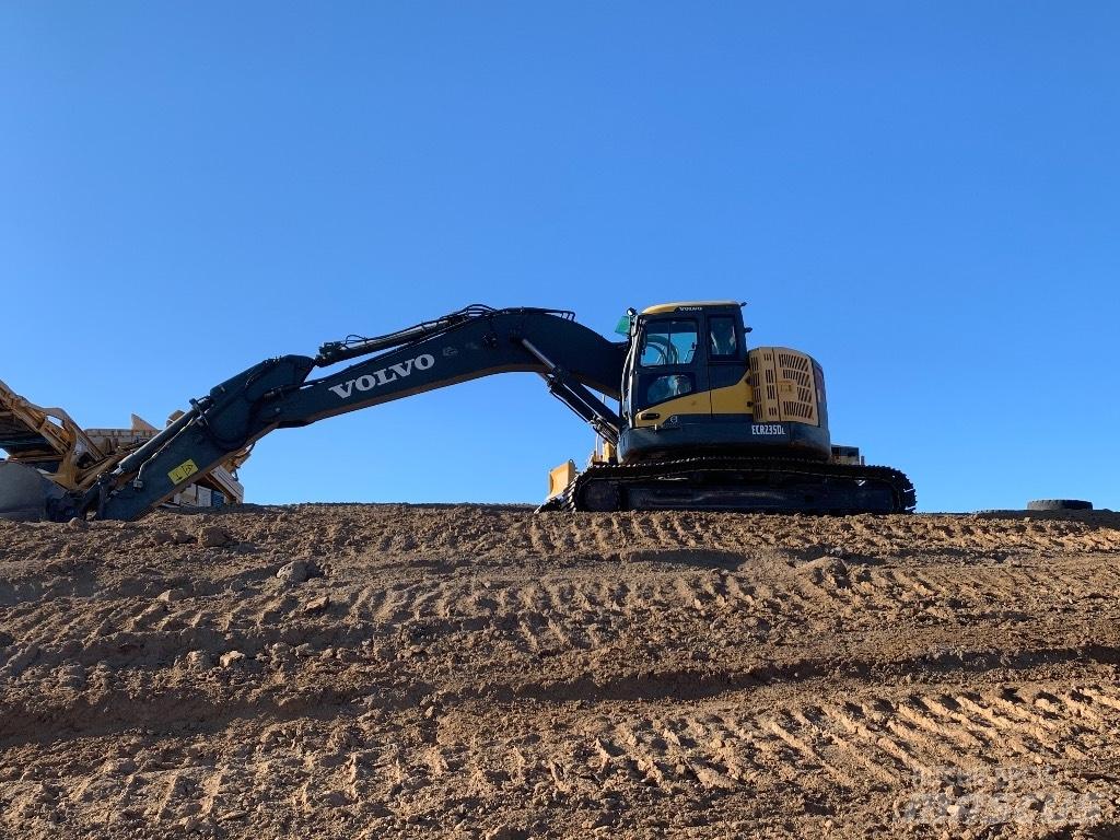 Komatsu 138 us -8 Raupenbagger