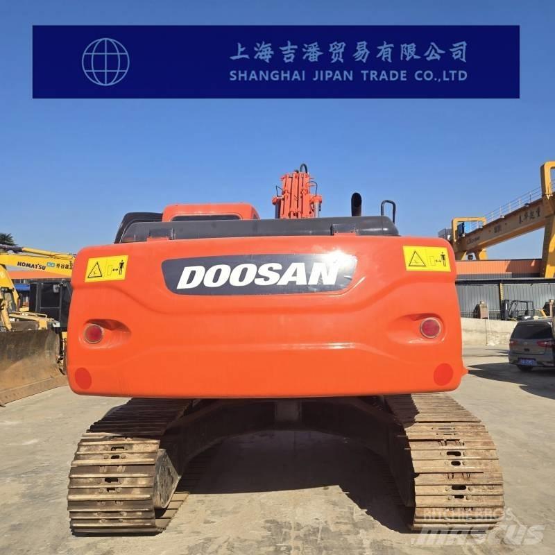 Doosan DX 225 Raupenbagger