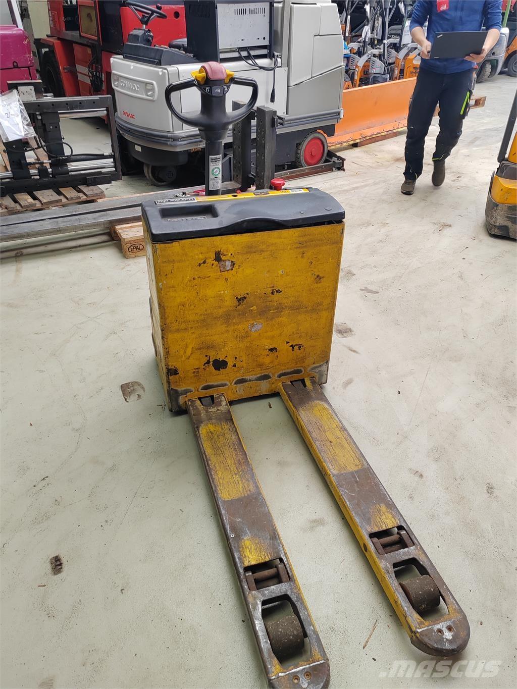 OM TL 18 Deichselstapler