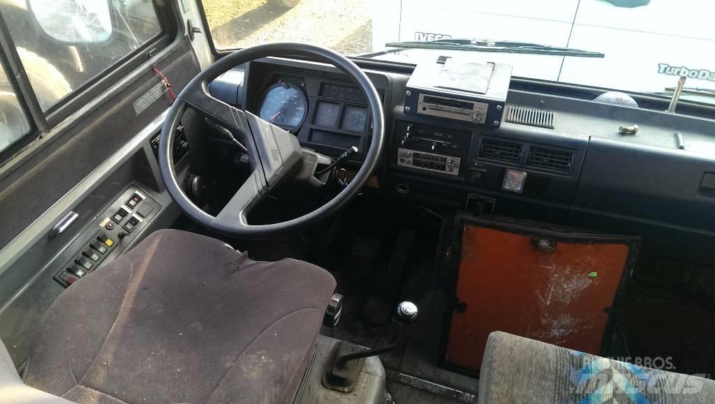 Hino RB145 Schulbusse