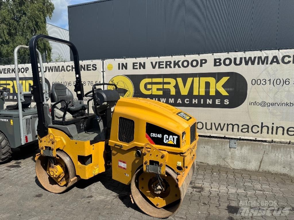 CAT CB 24 B Tandemwalzen