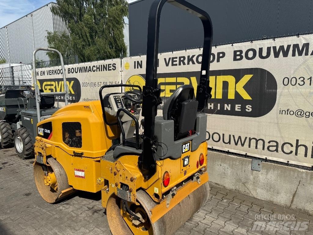 CAT CB 24 B Tandemwalzen