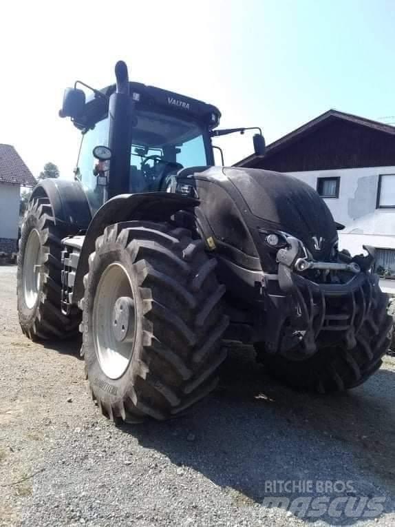 Valtra S 374 Traktoren