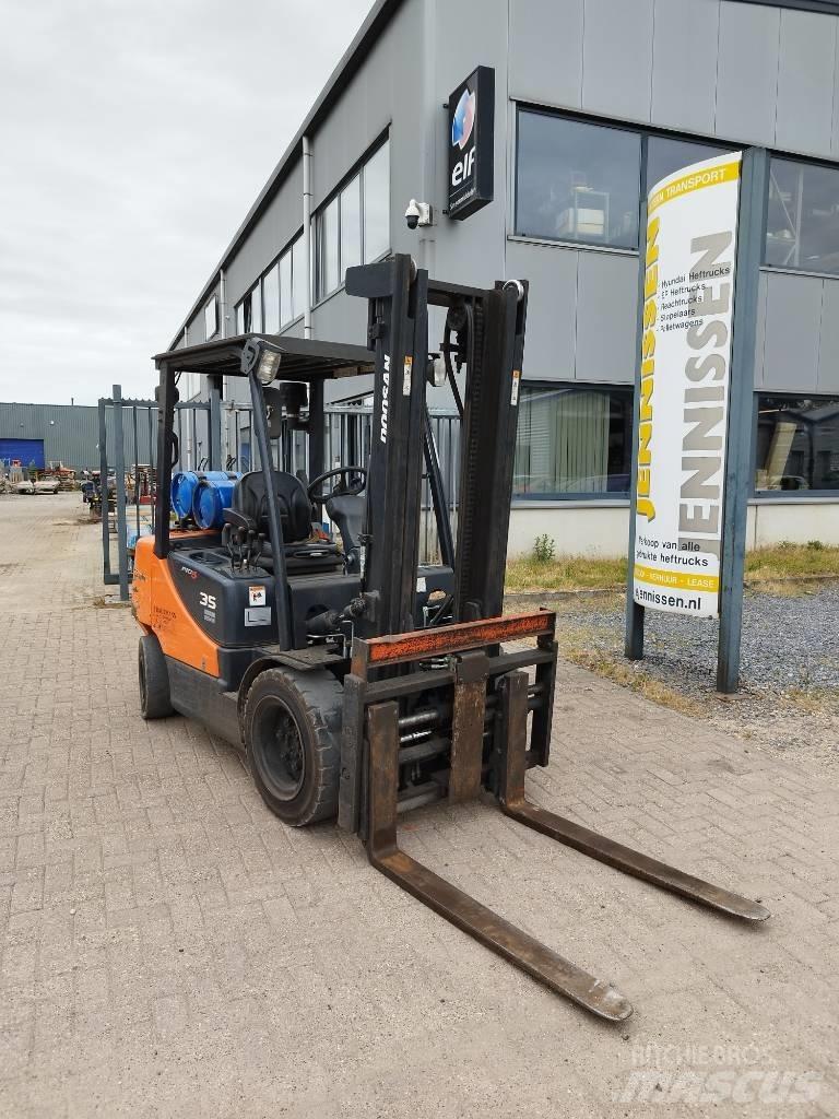 Doosan G35 C-5 Gas Stapler