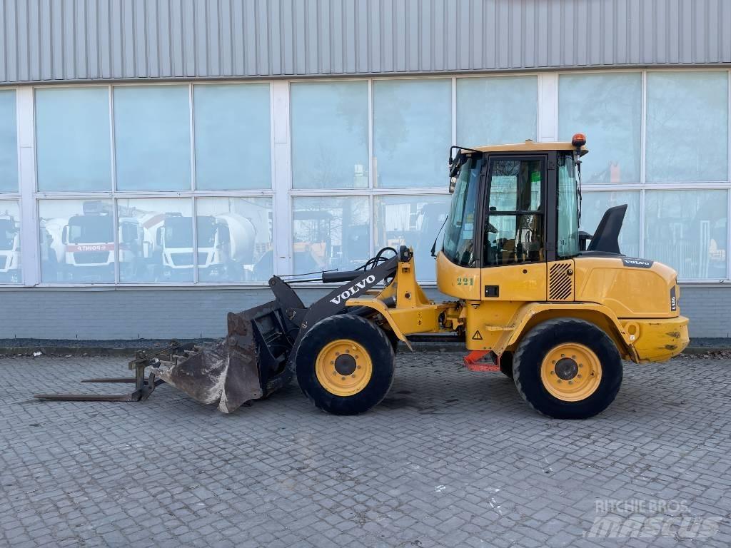Volvo L 30 G  2017     CE Radlader