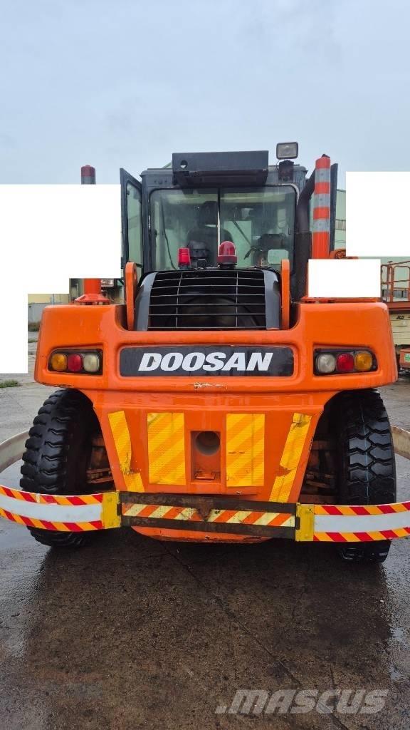 Doosan D 160 S-5 Diesel Stapler