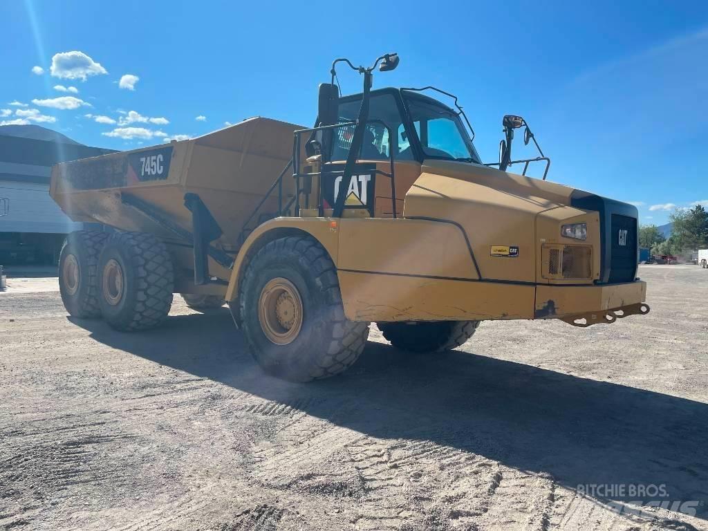 CAT 745 C Dumper - Knickgelenk