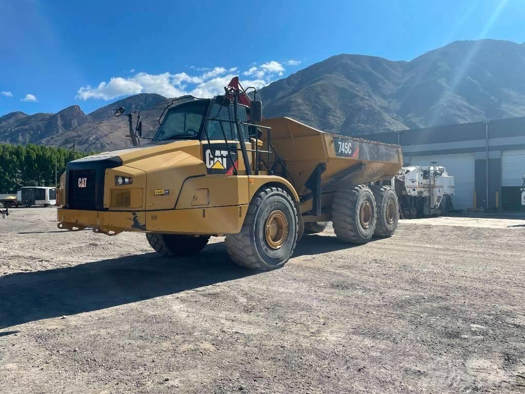 CAT 745 C Dumper - Knickgelenk