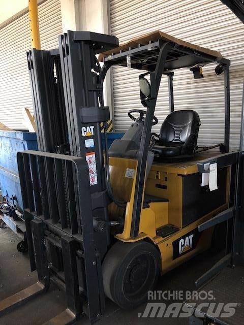 CAT EC30N Elektro Stapler