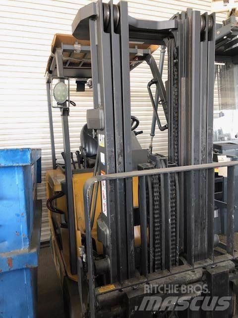 CAT EC30N Elektro Stapler