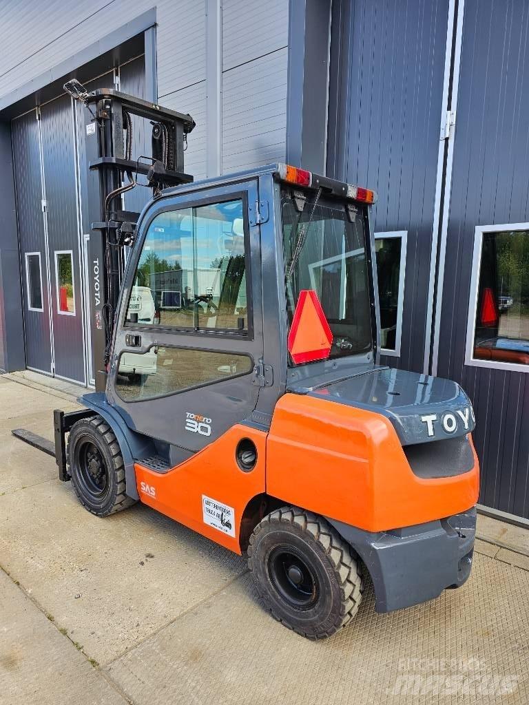 Toyota 8 FD 30 Diesel Stapler