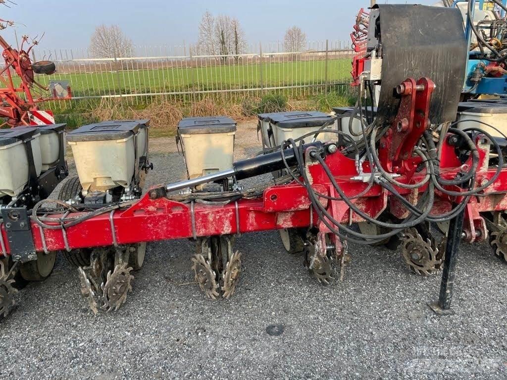 Kinze 8 FILE Pflanzmaschinen