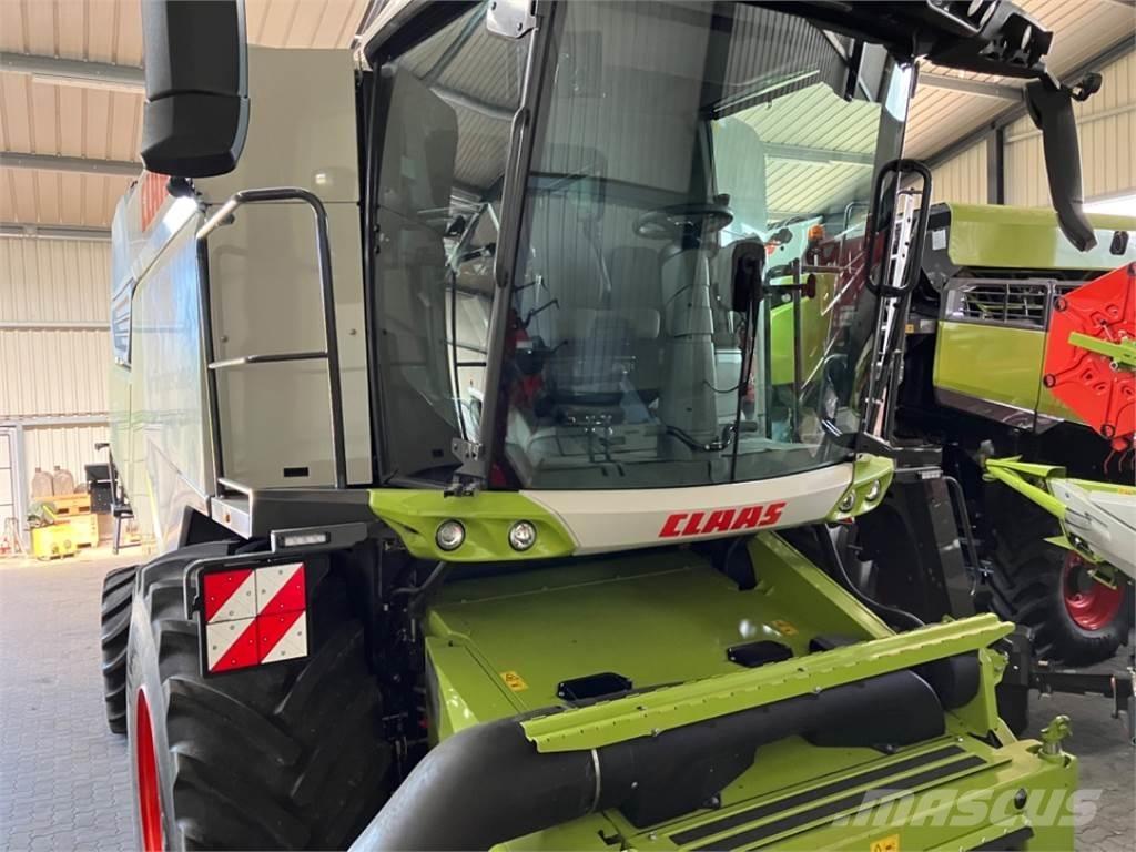 CLAAS TRION 730 Mähdrescher
