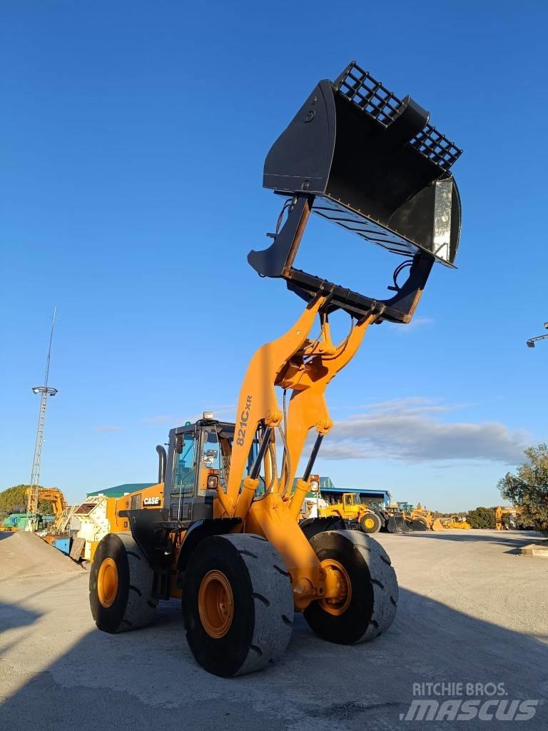 CASE 821C XR Radlader