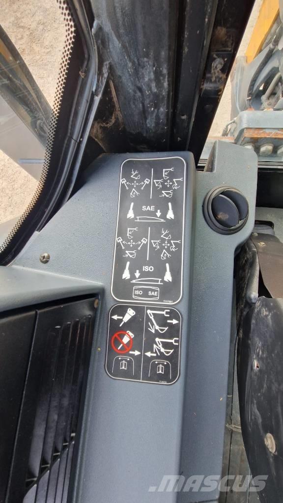 Terex TLB 890 Baggerlader