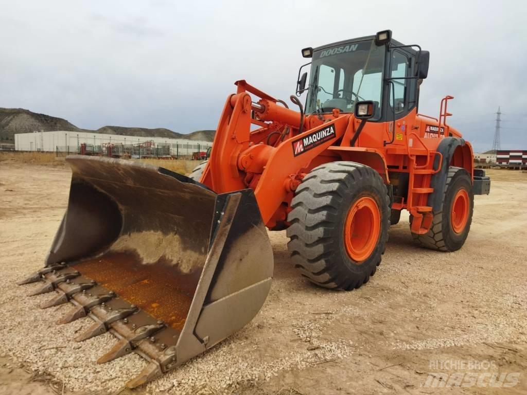Doosan DL 300 Radlader