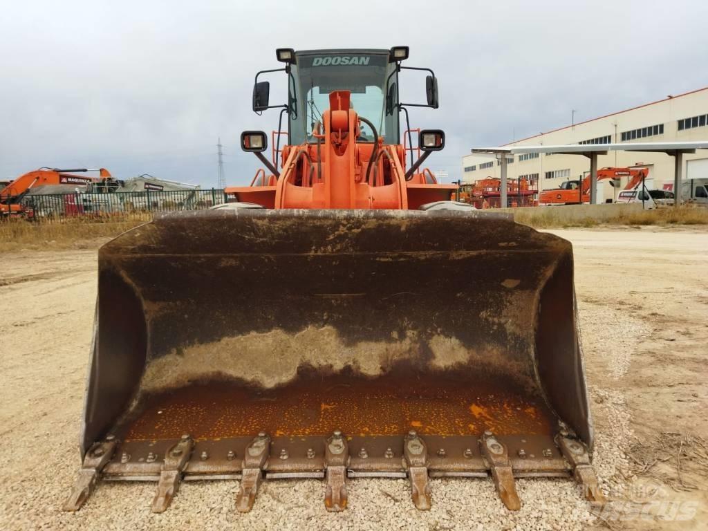 Doosan DL 300 Radlader