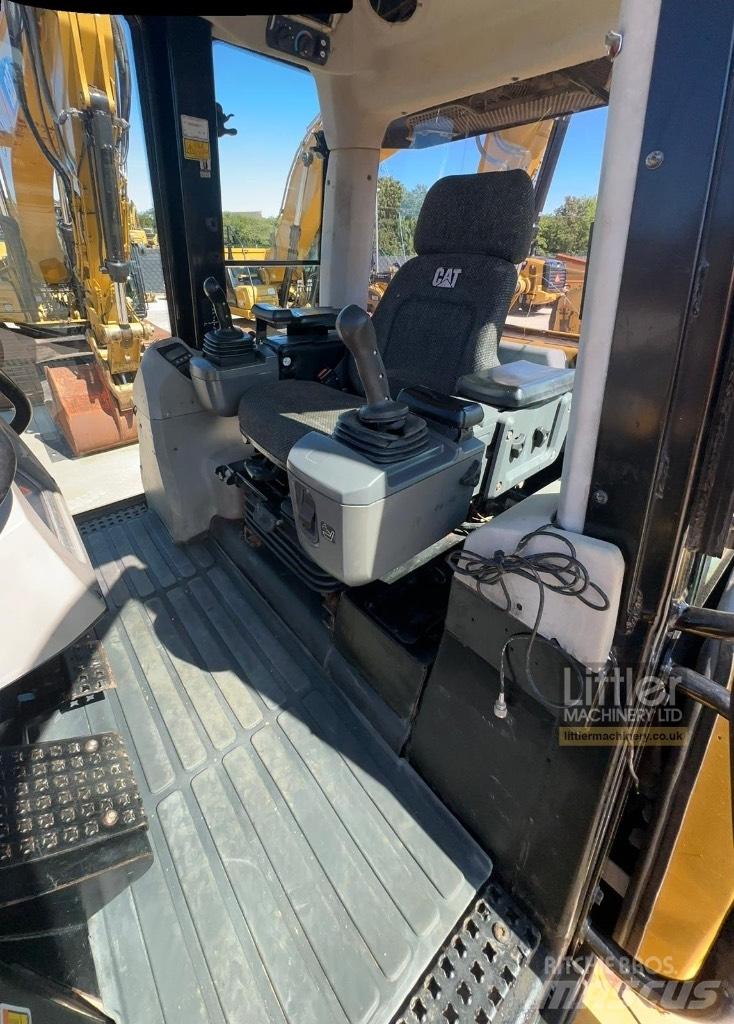 CAT 973D Laderaupen