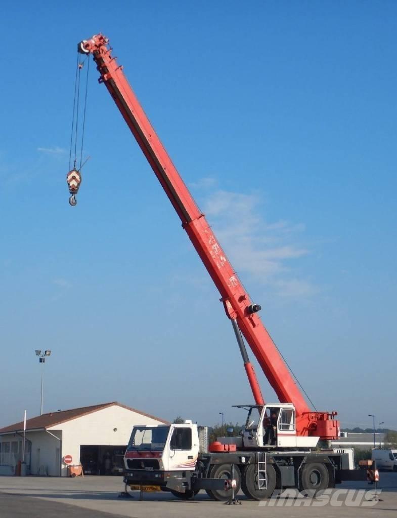 Grove GMK 3050 All-Terrain-Krane