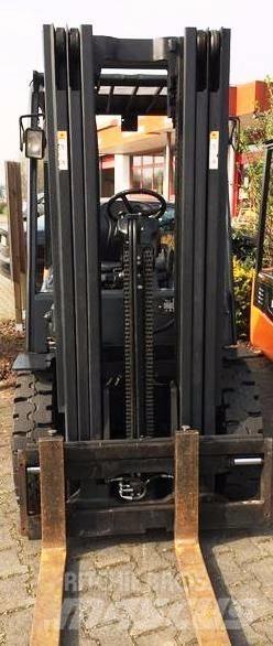 Doosan D25S-5 Diesel Stapler