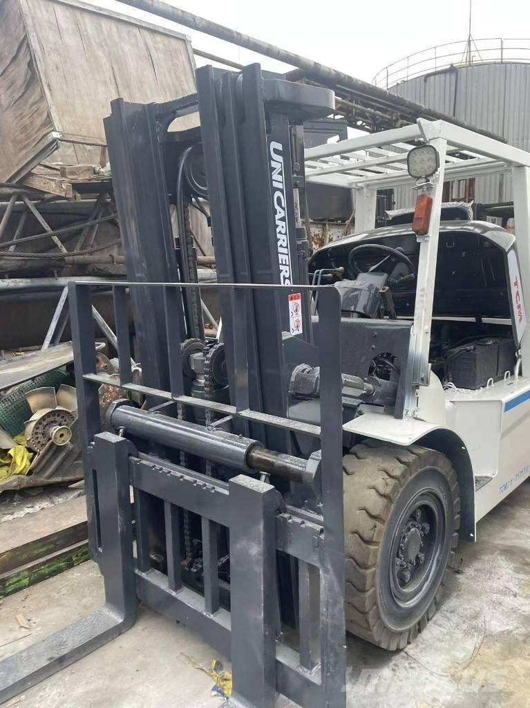 TCM 5 TON Diesel Stapler