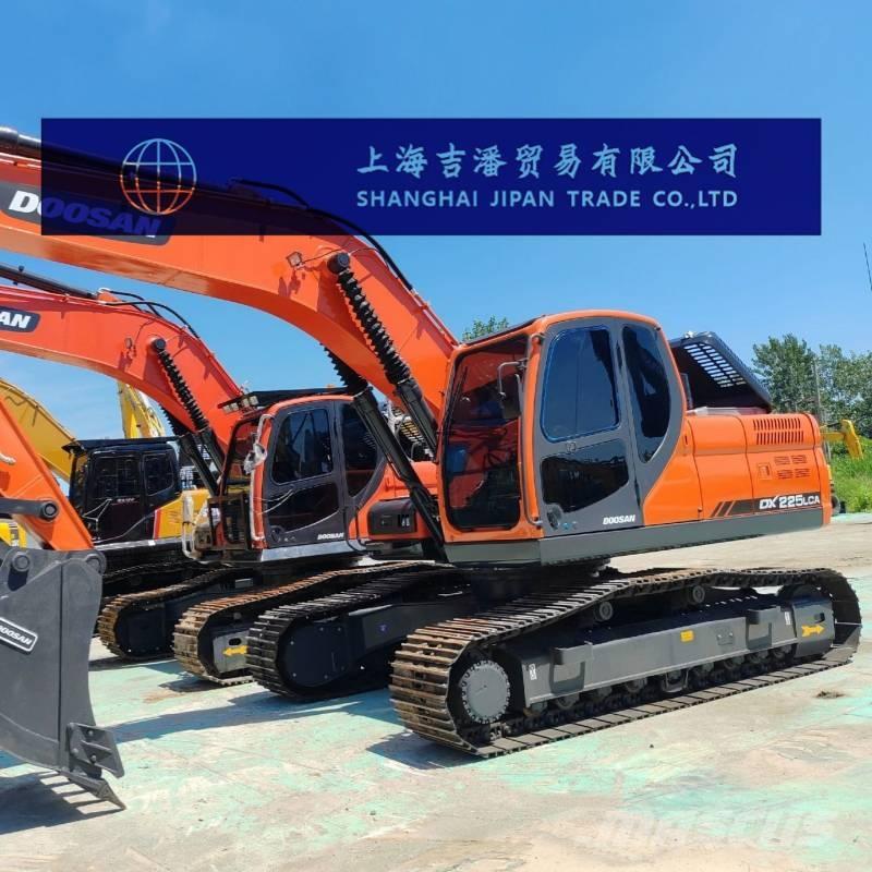 Doosan DX 225 Raupenbagger