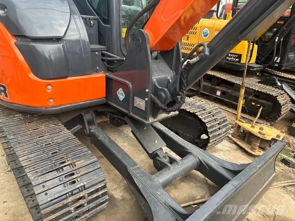 Hitachi ZX68USR-5A Minibagger < 7t