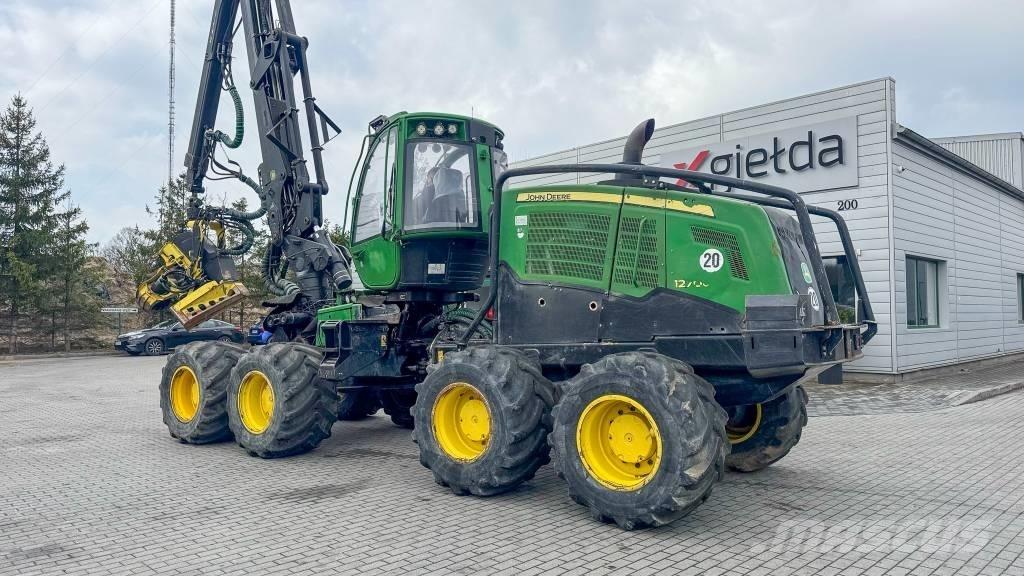 John Deere 1270 G Harvester