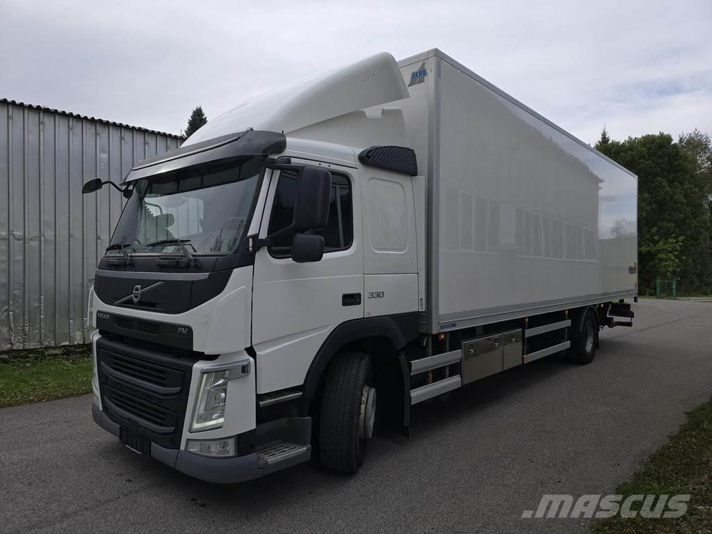 Volvo FM330 4X2 Kastenaufbau