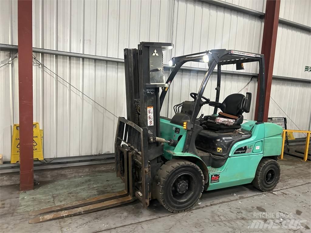 Mitsubishi FD30NT Diesel Stapler