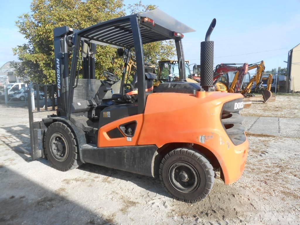 Doosan D50SC-09 Diesel Stapler